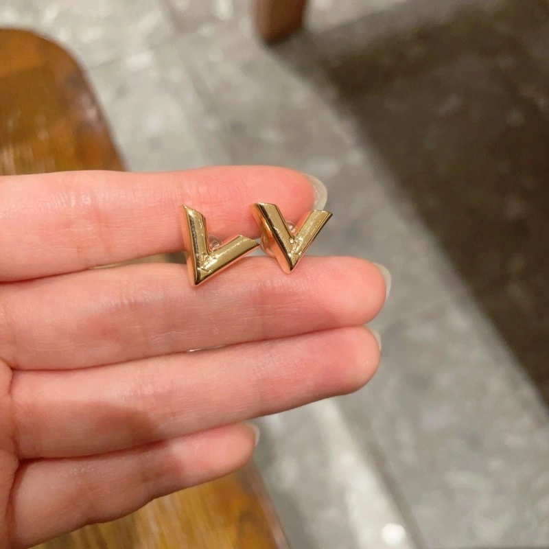 Louis Vuitton Earrings Sophisticated 248075