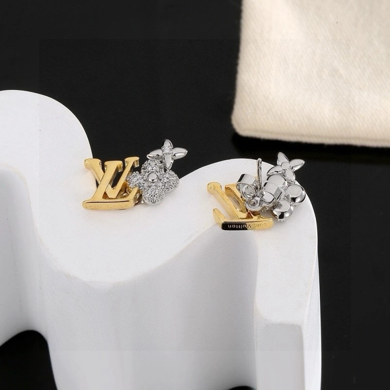 Louis Vuitton Earrings Sleek 248030