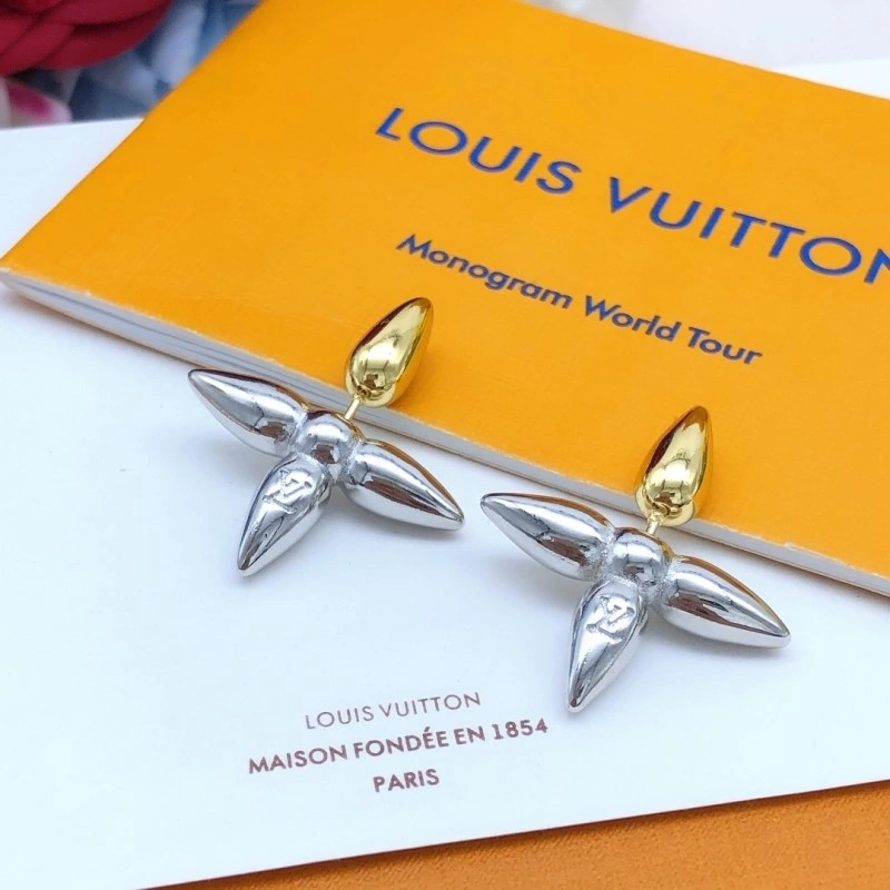 Sporty Louis Vuitton Earrings 248007