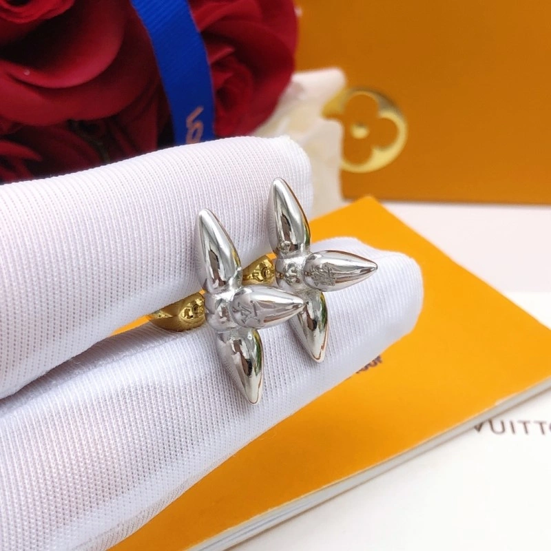 Sporty Louis Vuitton Earrings 248007