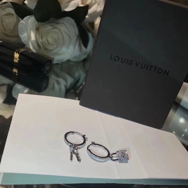 Stretchable Louis Vuitton Earrings 248005