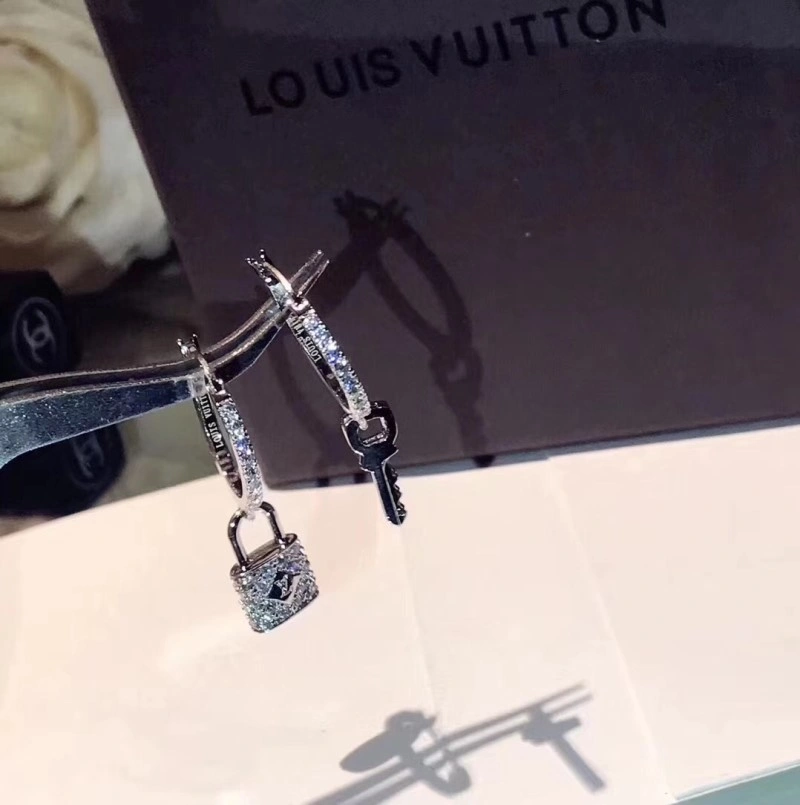 Stretchable Louis Vuitton Earrings 248005