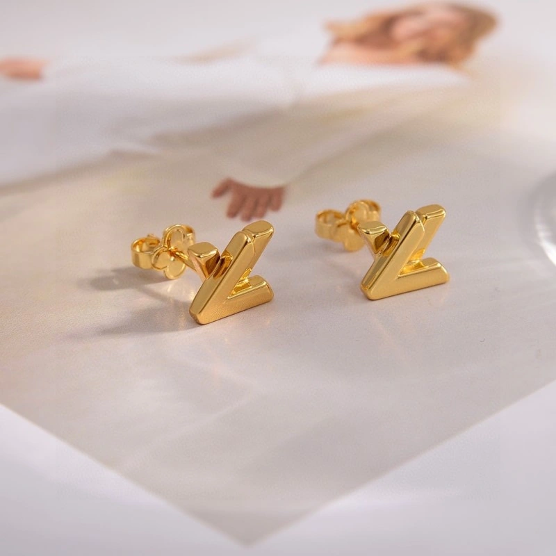 UrbanChic Louis Vuitton Earrings 247975