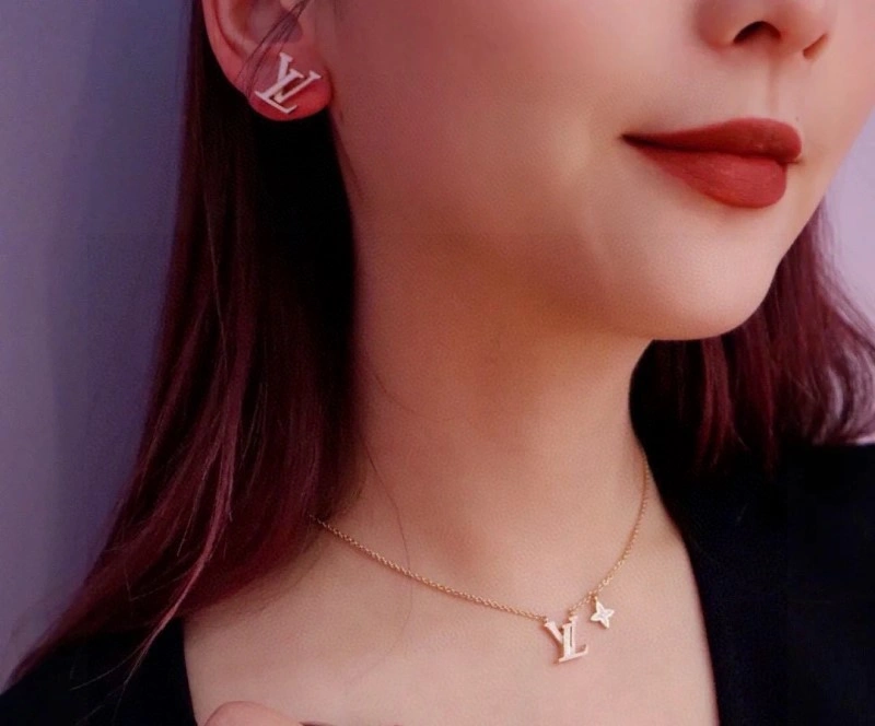 Louis Vuitton Earrings Chic 247987