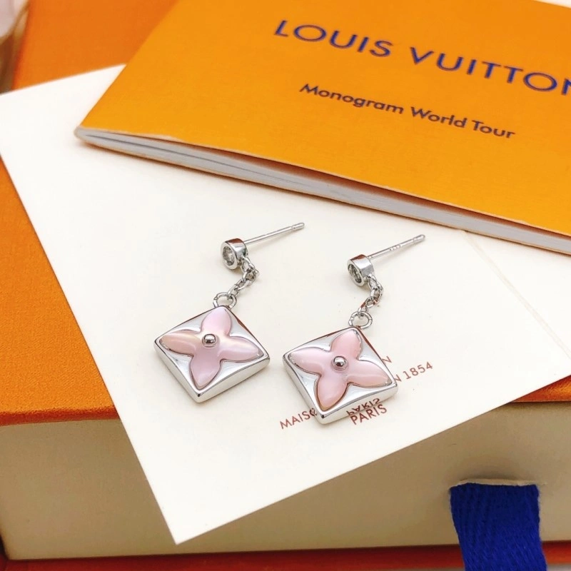 Minimalist Louis Vuitton Earrings 247966