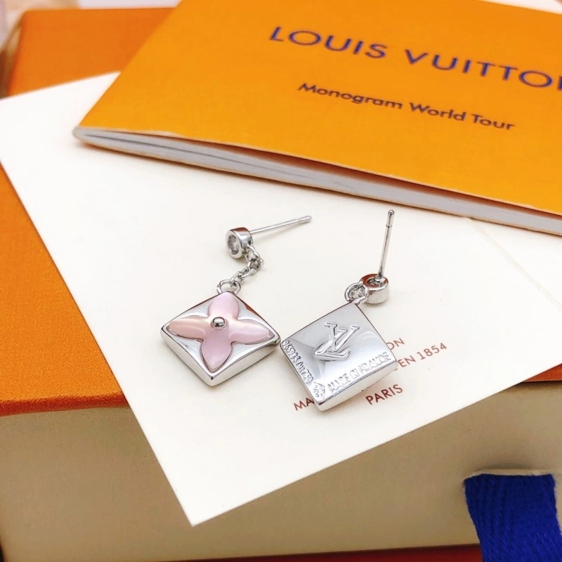 Minimalist Louis Vuitton Earrings 247966
