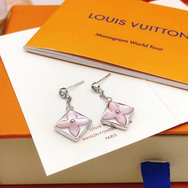 Minimalist Louis Vuitton Earrings 247966