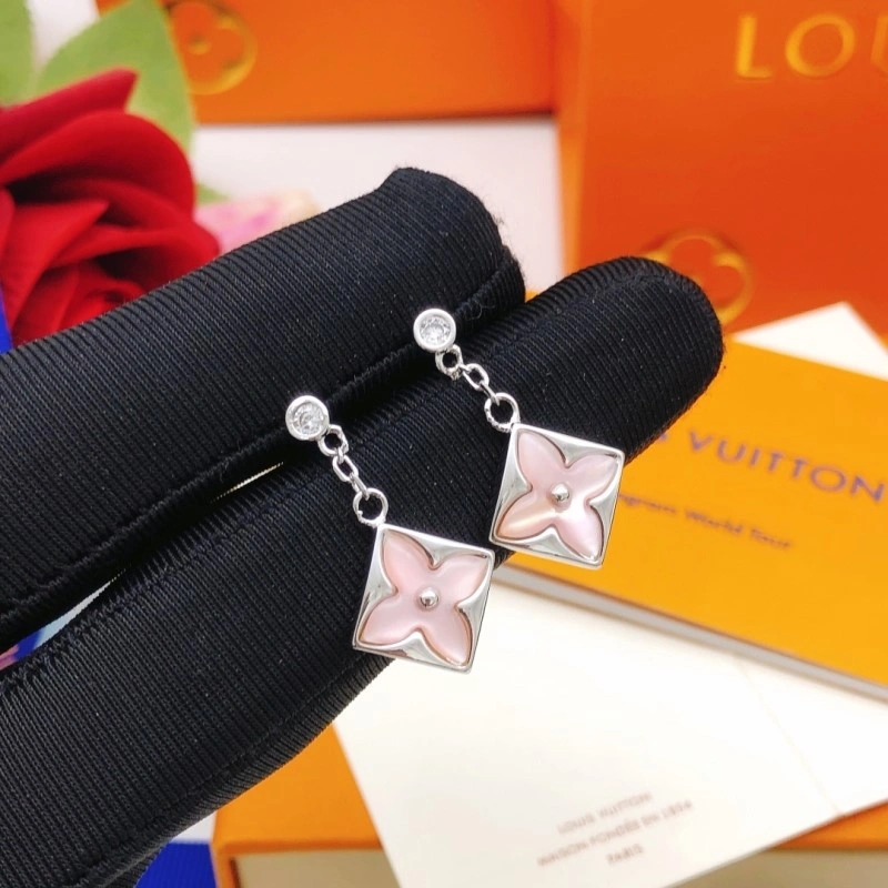 Minimalist Louis Vuitton Earrings 247966