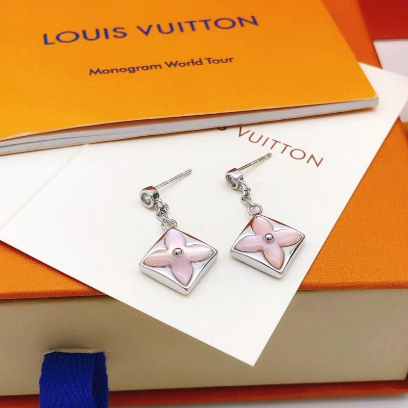 Minimalist Louis Vuitton Earrings 247966