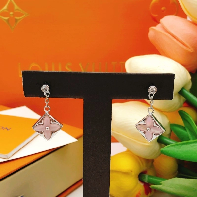 Minimalist Louis Vuitton Earrings 247966