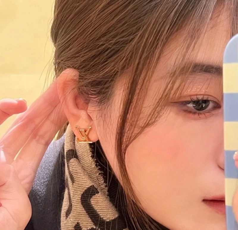 StreetReady Louis Vuitton Earrings 247944