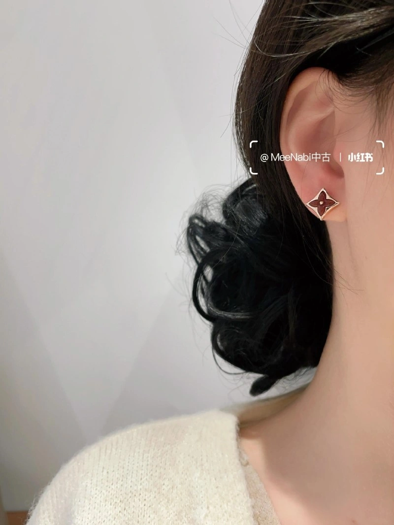 Louis Vuitton Earrings WaterResistant 247946
