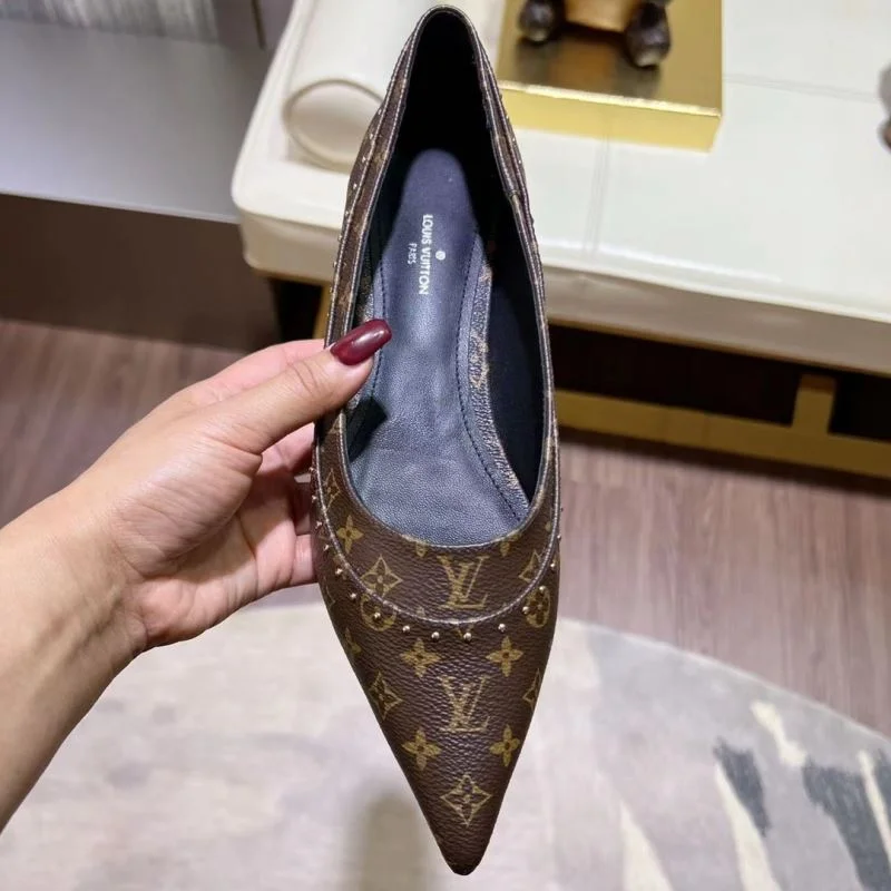 Louis Vuitton Flat Shoes Versatile 32388