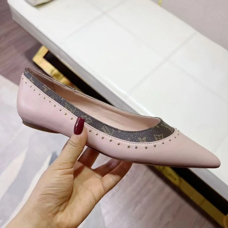 Louis Vuitton Flat Shoes Flexible 32400