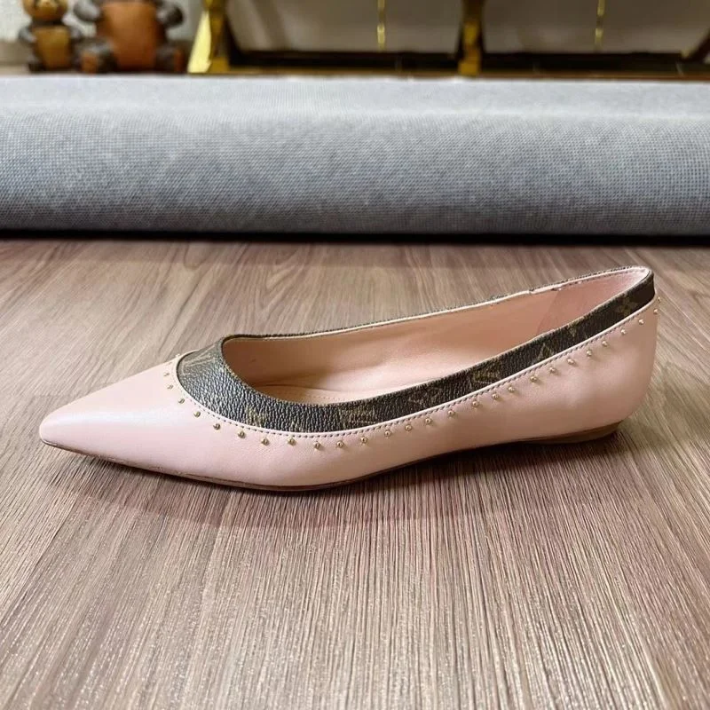 Louis Vuitton Flat Shoes Flexible 32400