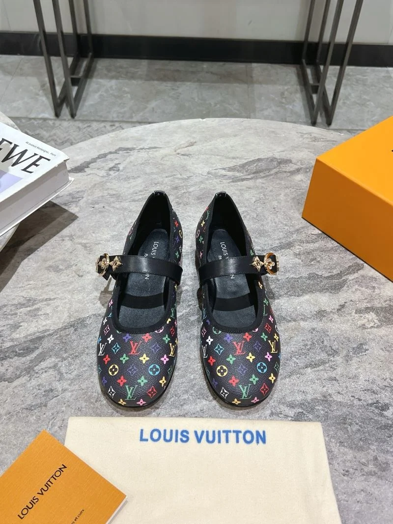 Louis Vuitton Flat Shoes Contemporary 32401