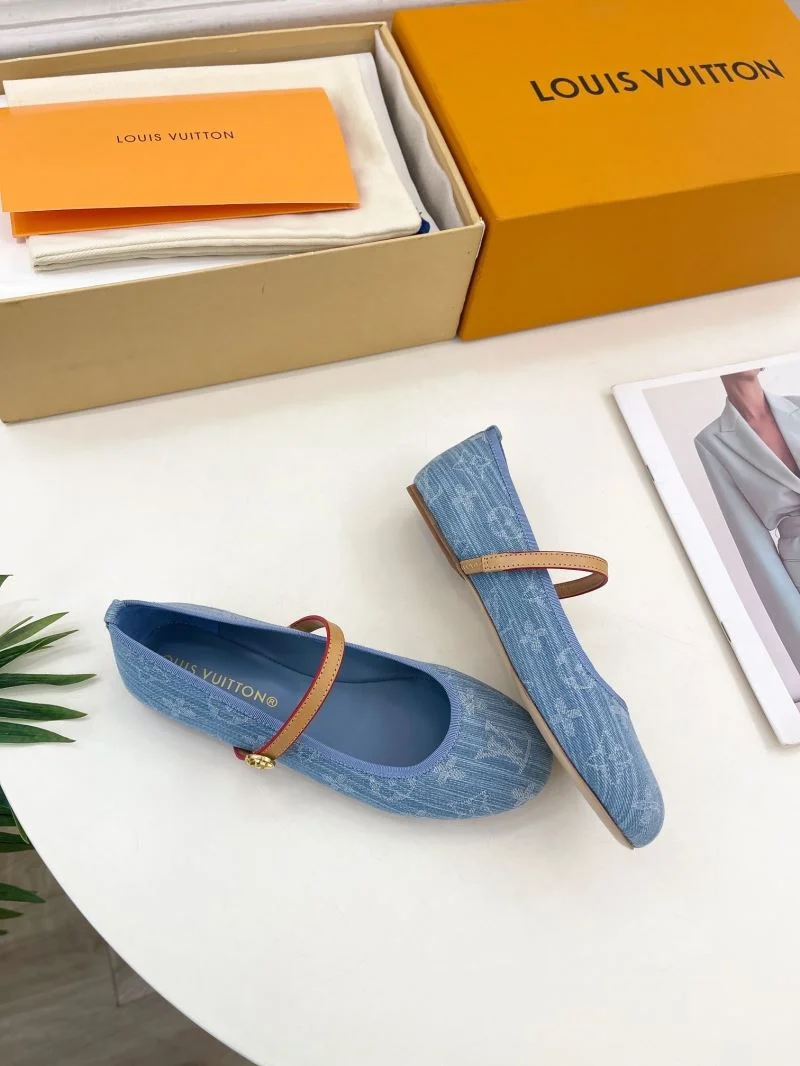 Louis Vuitton Flat Shoes Youthful 32378