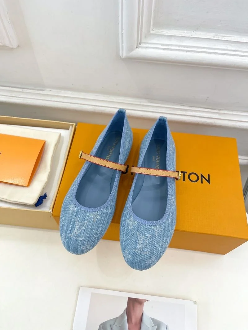 Louis Vuitton Flat Shoes Youthful 32378