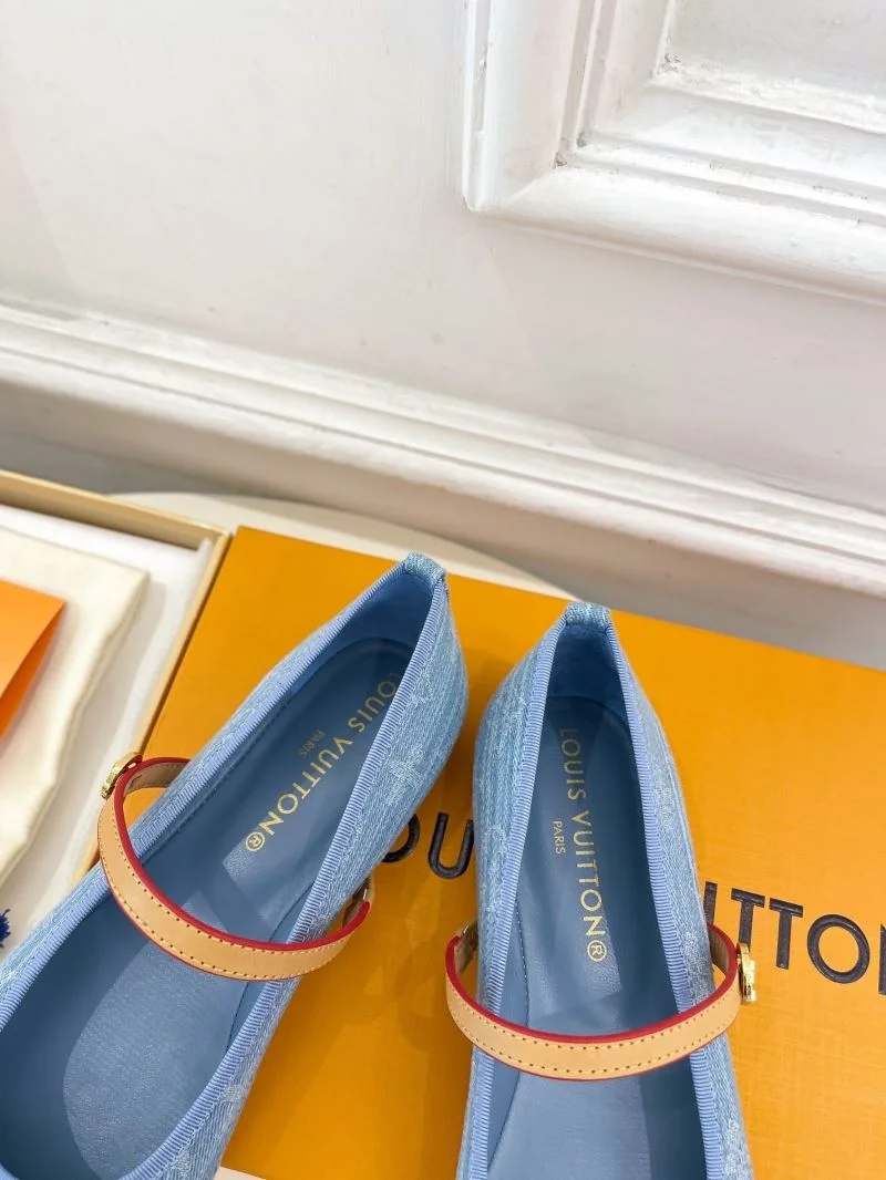 Louis Vuitton Flat Shoes Youthful 32378