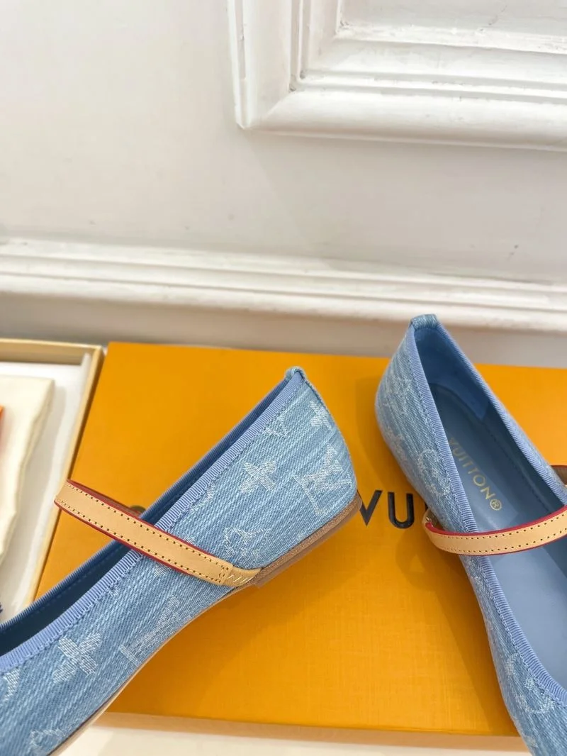 Louis Vuitton Flat Shoes Youthful 32378