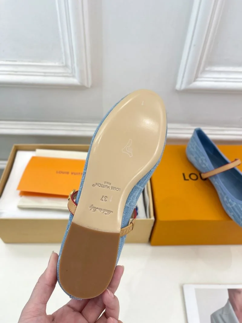 Louis Vuitton Flat Shoes Youthful 32378