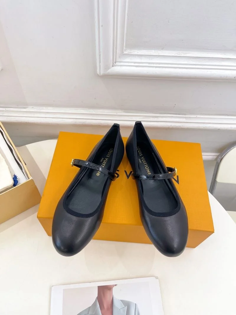 Louis Vuitton Flat Shoes Breathable 32382