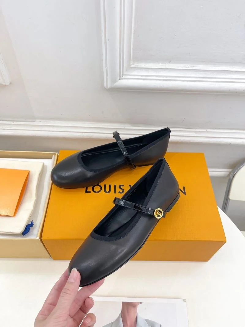 Louis Vuitton Flat Shoes Breathable 32382