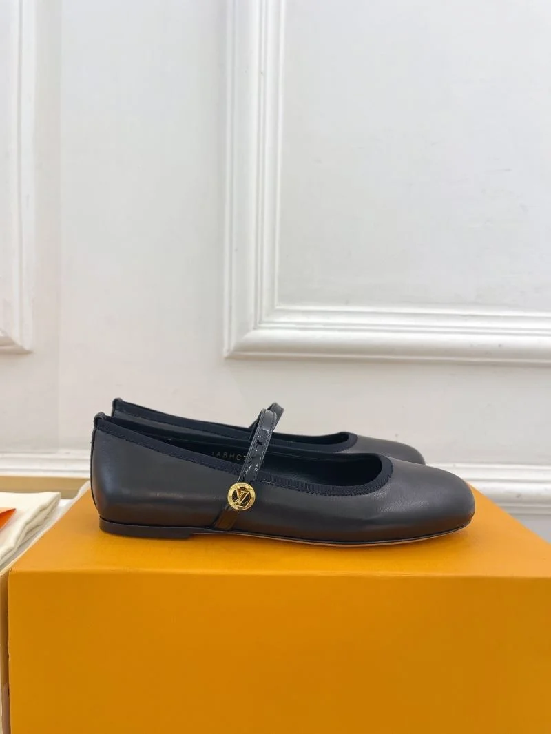 Louis Vuitton Flat Shoes Breathable 32382
