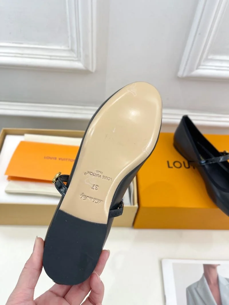 Louis Vuitton Flat Shoes Breathable 32382