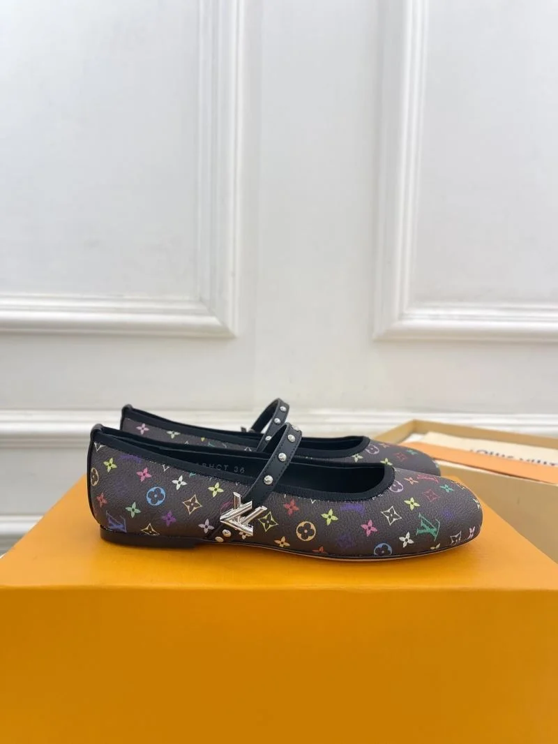 Louis Vuitton Flat Shoes Youthful 32379