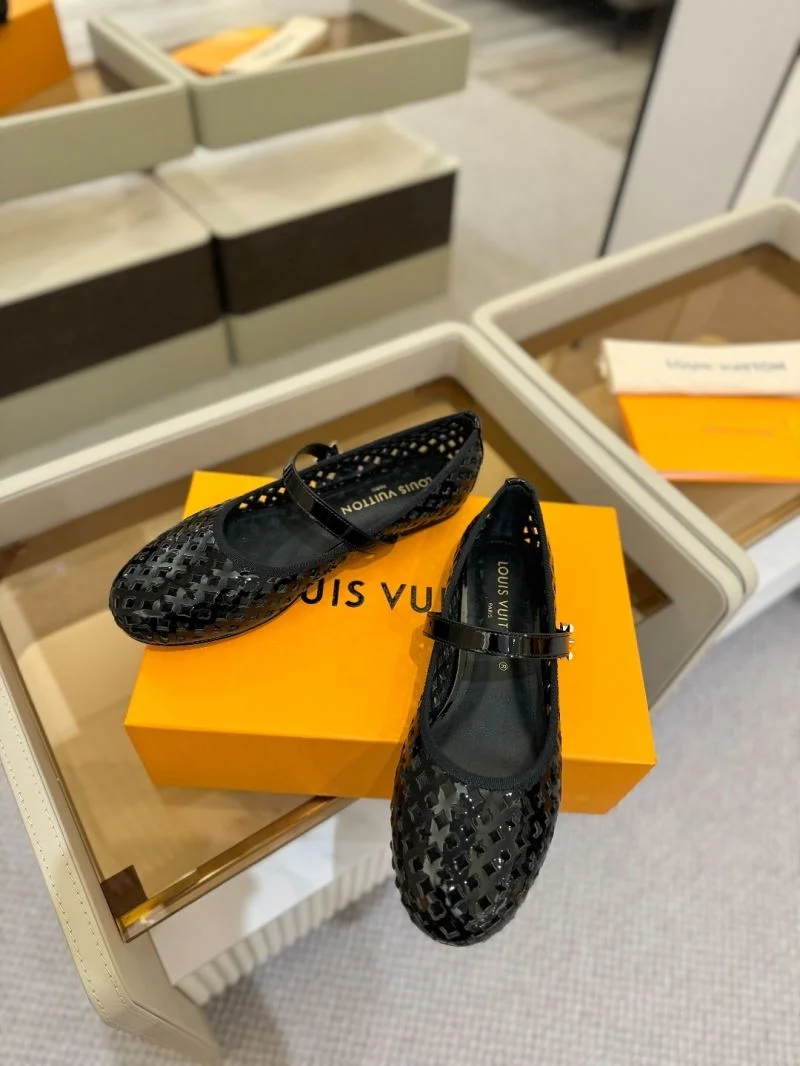 Louis Vuitton Flat Shoes Trendsetting 32008