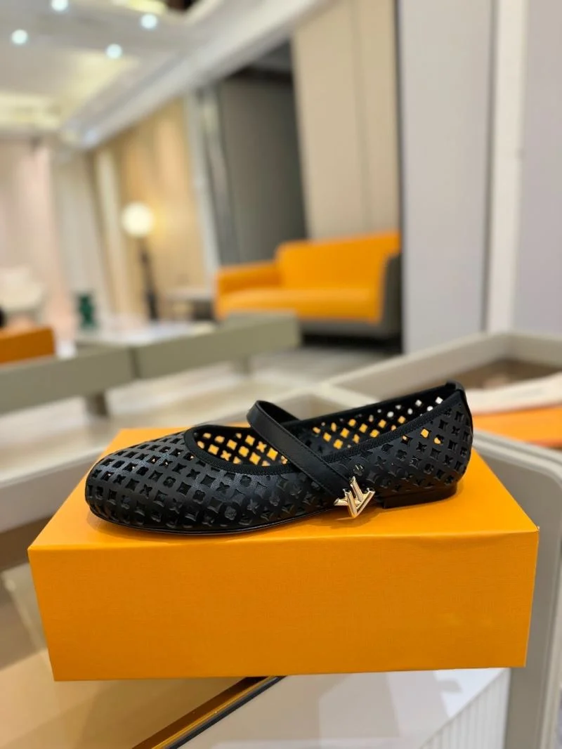Durable Louis Vuitton Flat Shoes 32005