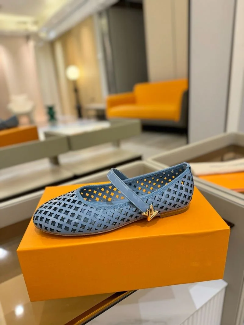 Effortless Louis Vuitton Flat Shoes 32002