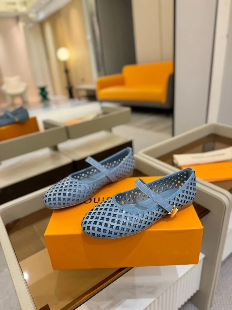 Effortless Louis Vuitton Flat Shoes 32002