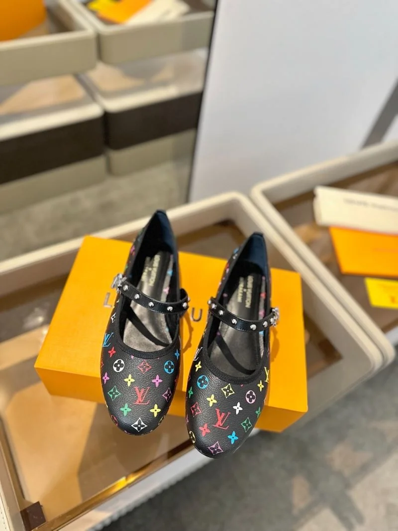 OnTrend Louis Vuitton Flat Shoes 32001