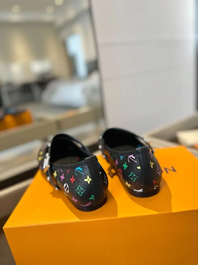 OnTrend Louis Vuitton Flat Shoes 32001