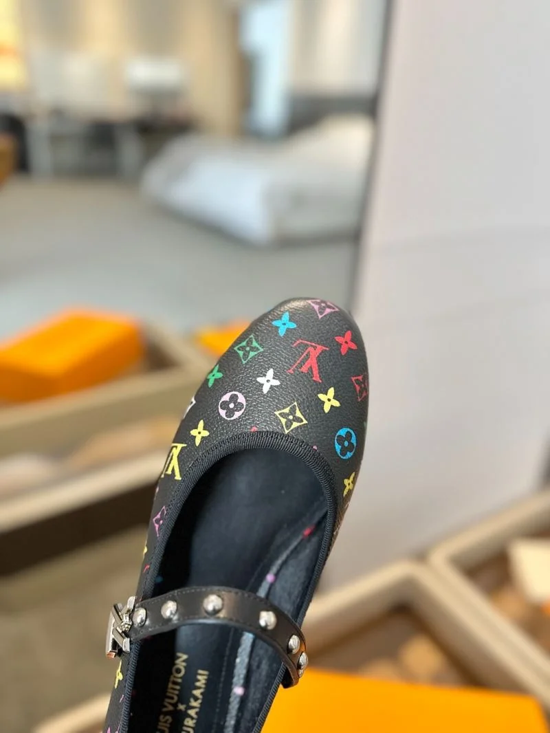 OnTrend Louis Vuitton Flat Shoes 32001