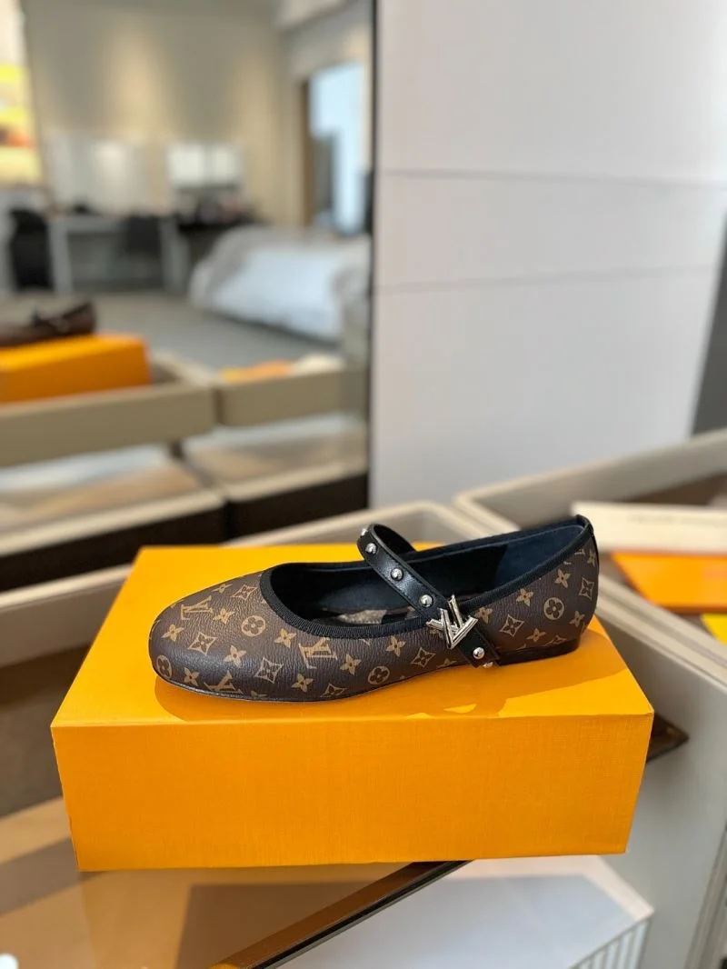 Stretchable Louis Vuitton Flat Shoes 32003
