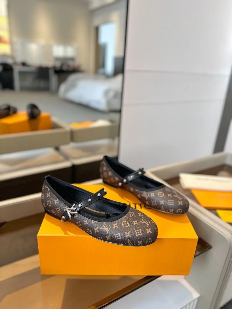 Stretchable Louis Vuitton Flat Shoes 32003