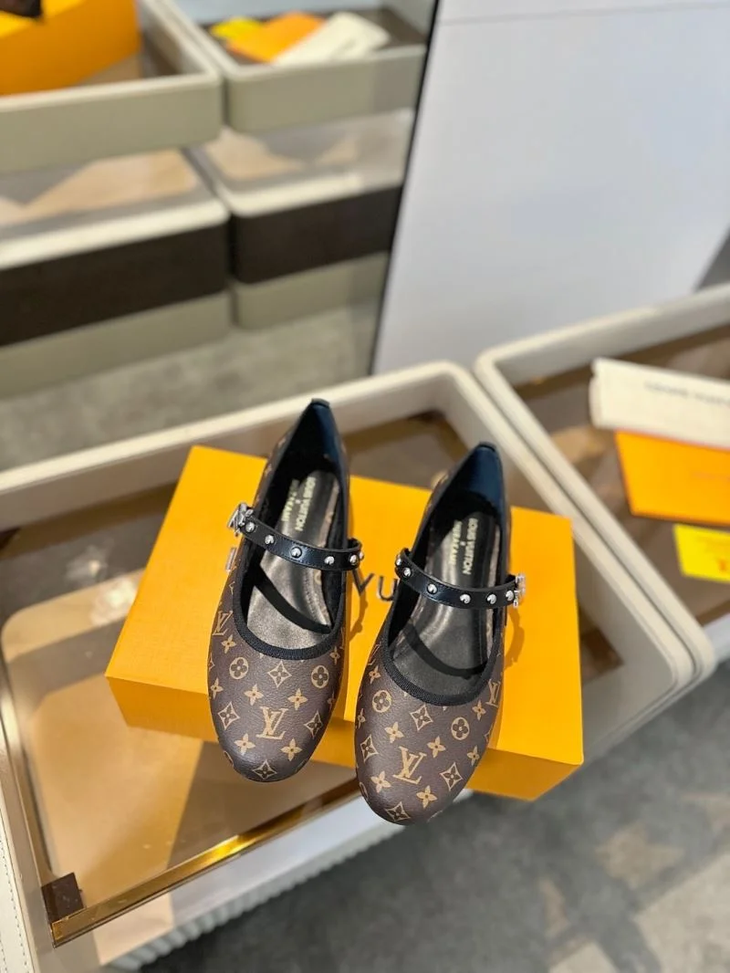 Stretchable Louis Vuitton Flat Shoes 32003