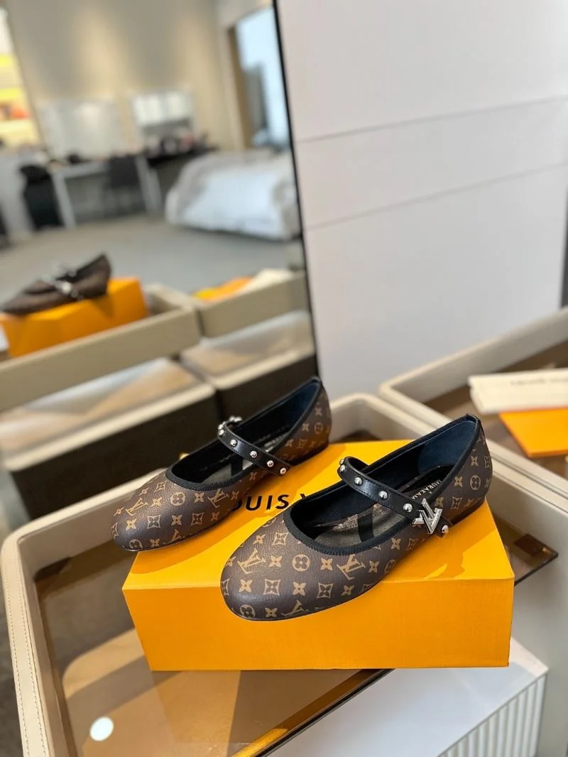 Stretchable Louis Vuitton Flat Shoes 32003