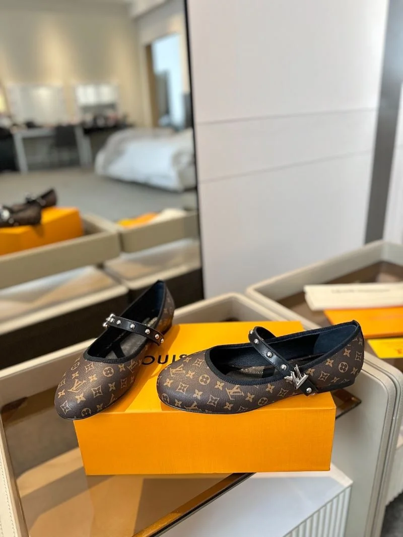 Stretchable Louis Vuitton Flat Shoes 32003