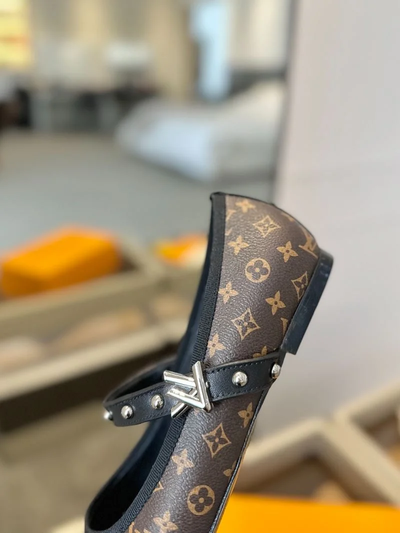 Stretchable Louis Vuitton Flat Shoes 32003