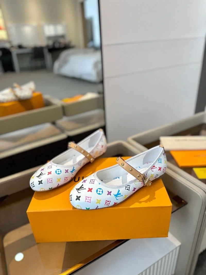 Premium Louis Vuitton Flat Shoes 32004