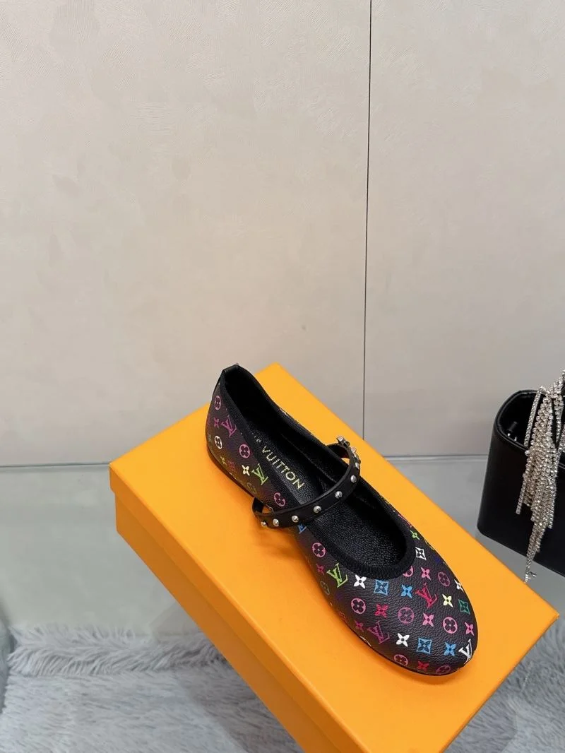 Louis Vuitton Flat Shoes Seasonal 31982