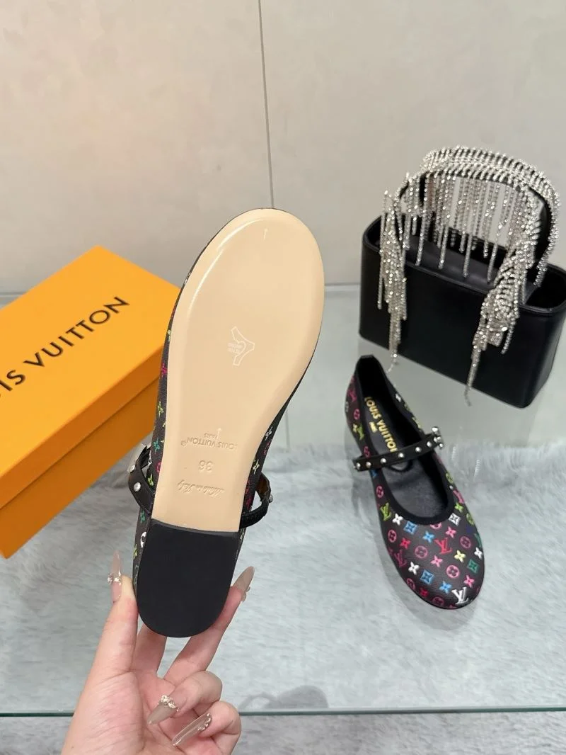 Louis Vuitton Flat Shoes Seasonal 31982