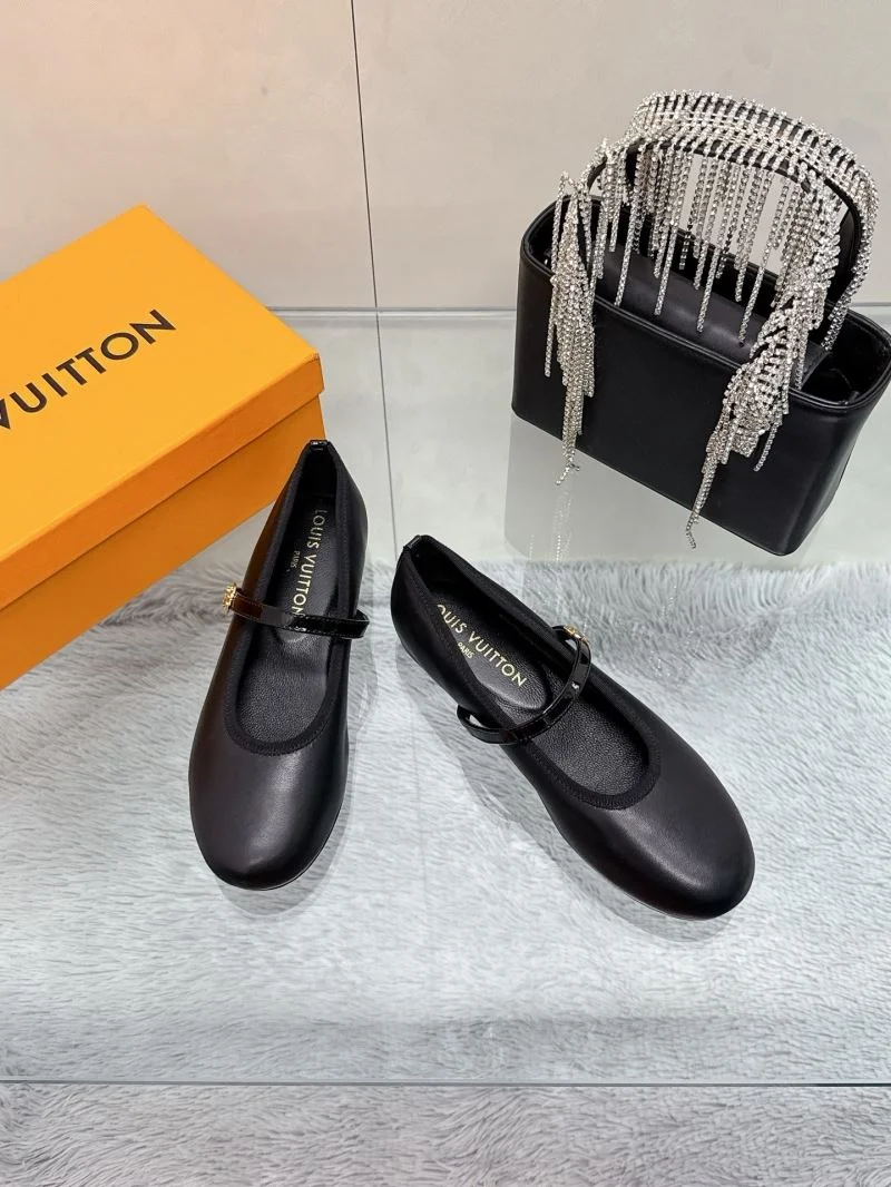 Louis Vuitton Flat Shoes HighPerformance 31999