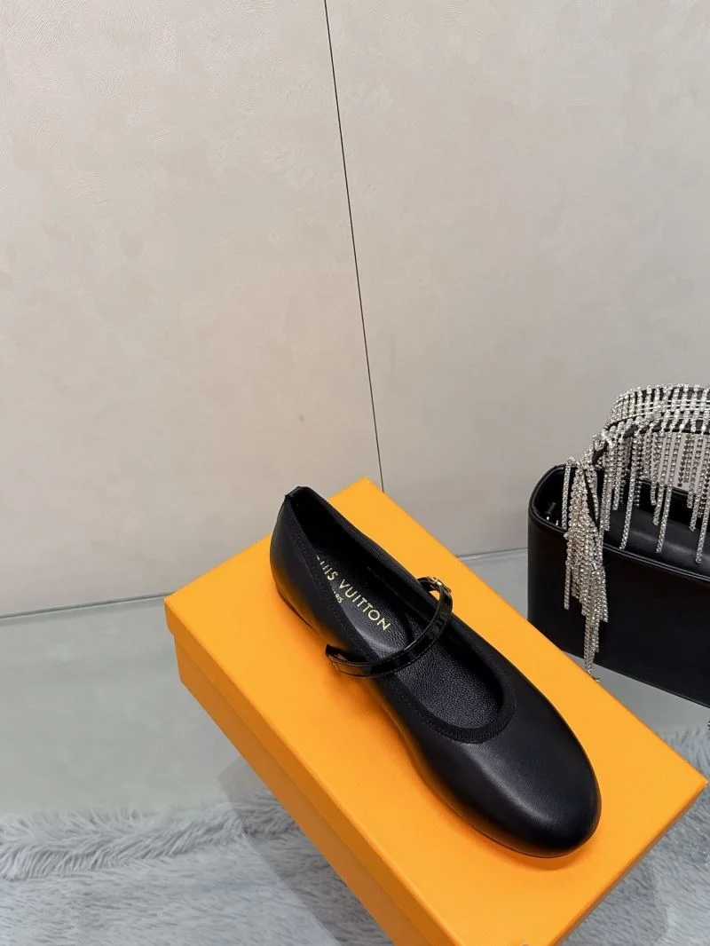 Louis Vuitton Flat Shoes HighPerformance 31999