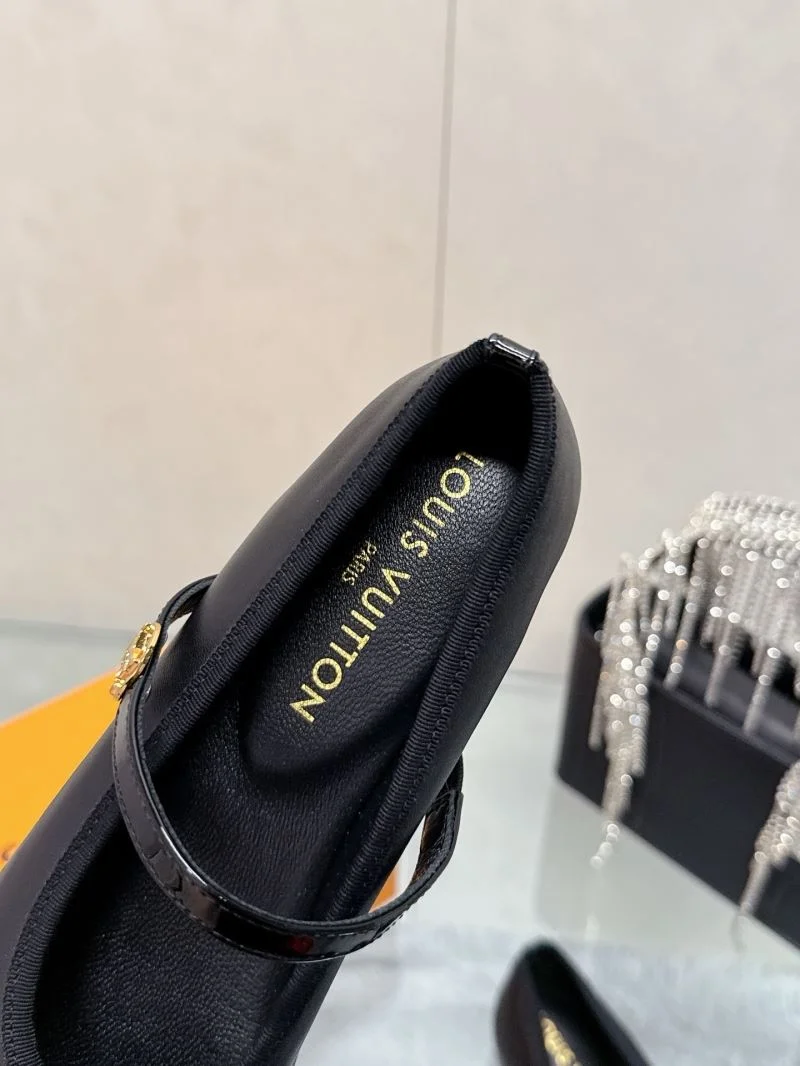 Louis Vuitton Flat Shoes HighPerformance 31999