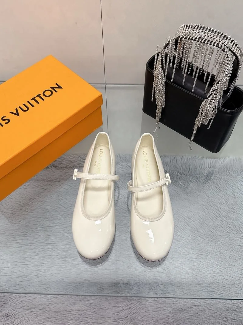 Affordable Louis Vuitton Flat Shoes 31991